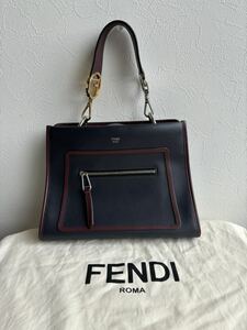 FENDIラナウェイ　スモール 8BH344 B.NOTTE×BDX レザー レディース　ハンドバッグ　ショルダーバッグ　2WAY　シンプル　人気　芸能人