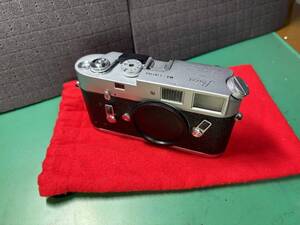 ライカ　LEICA　Ｍ４　ジャンク！　シャッター巻き上げ機構内部破損あり　シャッター幕破損