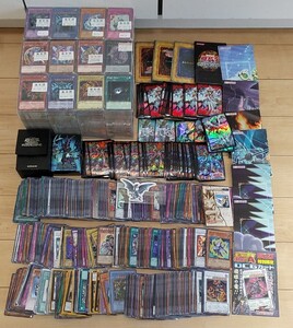 遊戯王 カードシリーズのみ　約5000枚内（キラSR UR SEC レリーフ約1000枚）三幻神　初期　海外版など大量まとめ説明文必読