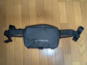 ヒラスズキ　ロックショア　シマノ BW-013U ドレインヒップバック ブラック　美品