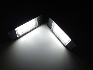 美白光！　日産 ニッサン　ＬＥＤ ナンバー灯 　ライセンスランプ　 スカイライン　Ｖ３７系