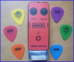 ピックケースMXR Pick Tinピック6枚付きMXRPT02 DynaComp (Red) 