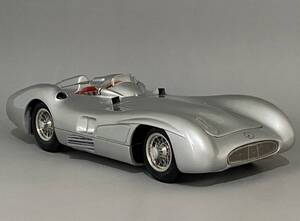 CMC 1/18 Mercedes-Benz F1 W196R 1954/1955 Streamliner Body