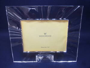 ★WEDGWOOD フォトフレーム ウェッジウッド 写真立て フォトスタンド クリスタルガラス 写真サイズ7×5インチ 記念品 贈答品 インテリア 60