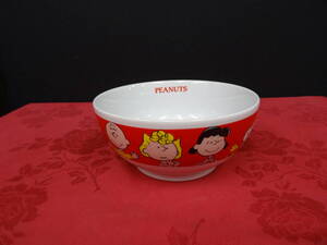 陶器　スヌーピー　PEANUTS　どんぶり　器　サイズ約直径15.5cm高さ7cm　子供　キッズ　ep-194