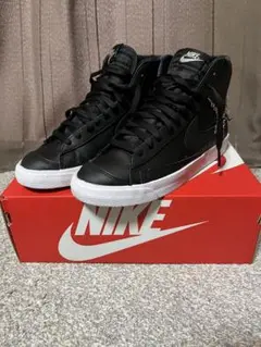 NIKE ウィメンズブレーザーMID