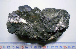 国産鉱石13 秋田県太良鉱山産巨大方鉛鉱の結晶の集合