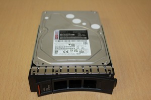 【Lenovo】東芝/MG04ACA400N/SATA/7.2K rpm/3TB/PN:81Y9798/FRU:81Y9799/Lenovo製サーバー用マウンタ付属/No1