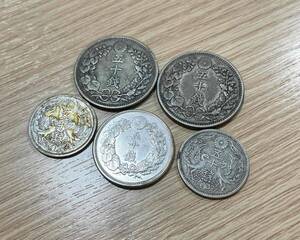 【1円スタート】日本銀貨　50銭銀貨　竜　龍　小型銀貨　明治31年/明治41年/大正13年/昭和9年　5枚まとめ　46.9ｇ　コレクション