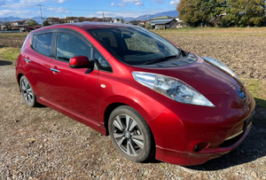 リーフ　Gエアロ　24kw 12セグメント　ハンドルヒーター　シートヒーター　バックカメラ　フル装備　８万キロ　アップグレードも可能です