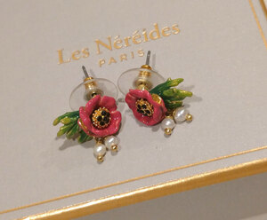 未使用 Les Nereides レネレイド フラワーモチーフのピアス