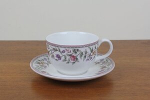 ロイヤルドルトン　デュオ　ティーカップ　コーヒーカップ　花柄　ROYAL DOULTON　ヴィンテージ　イギリス