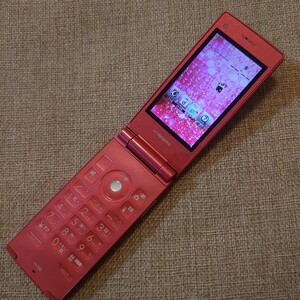 N-03D docomo レッド