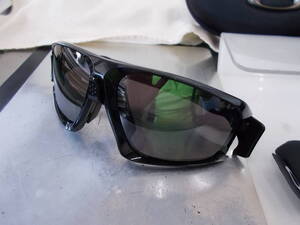 OAKLEY オークリー FIELD JACKET フィールドジャケット　OO9402-0864 偏光 サングラス 中古