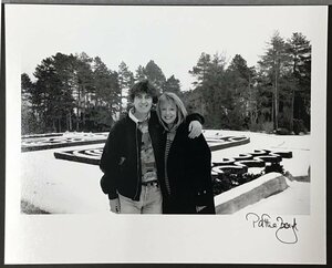 GEORGE HARRISON & PATTIE BOYED 白黒写真/パティ・ボイドのサイン入り、ジョージ・ハリスン関連