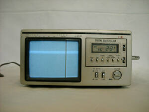 ∞ 日立 デジタルクロック付テレビ K-1 1980年製 通電OK モニター反応あり VHFラジオ受信OK 音声クリア 現状渡し ジャンク品