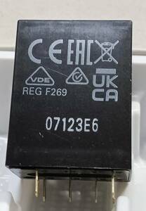 OMRON SOLID STATE RELAY G3D-102SN-VD 1個　未使用品　1個