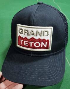 ▲ノースフェイス 直営店限定 GRAND TETONエンボスロゴ刺繍パッチ メッシュキャップ ネイビー スナップバックフリー 美品!!!▲