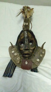 ゆうパック送料無料 パプアニューギニア 秘境部族面 儀式マスク 原住民 立ち入り禁止区域 ポートモレスビー 置物 ラニ族のポーター 希少面