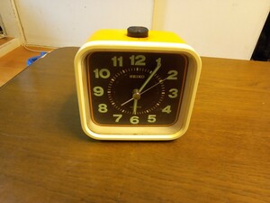 70年代セイコー置き時計　SEIKO(セイコー) 電池式 目覚まし時計　昭和レトロ　コレクション　アンティーク