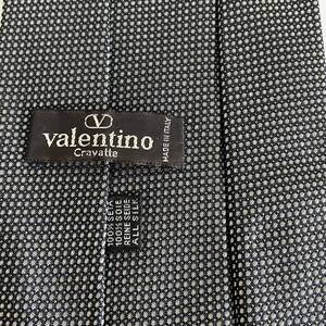 VALENTINO(ヴァレンティノ) 紺灰色点々ワンポイントロゴネクタイ