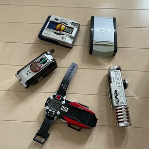 ジャンク 仮面ライダーファイズ DX変身ベルトのファイズフォン ファイズショット ポインター アクセル ミッションメモリー 部品取り等に