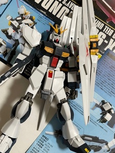 HGUC■νガンダムRX-93■素組立完成品/一部スミ入れ*外箱・説明書つき*1/144スケール模型2008年ガンプラ逆襲のシャア