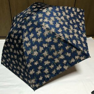 《新品》cocca／雨用折傘・折りたたみ傘【紺ネイビー系】開きやすい！クイックアーチ・曲がり持ち手