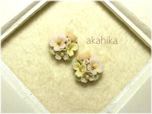 akahika*樹脂粘土花パーツ*ちびくま左右対称ブーケ・ビオラと小花・ピンク