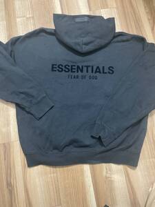 ESSENTIALS パーカーＬサイズ　黒