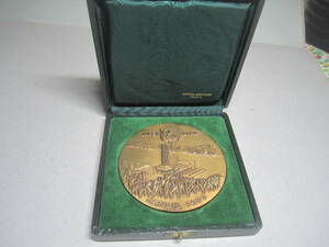  JAPEX TOTAL / HANDIL 1977年と表示のあるメダル(箱に ARTHUS BERTRAND　PARISと表示)
