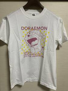 GU(ジーユー) - メンズ グラフィック Tシャツ DORAEMON(ドラえもん) ASOKO コラボ 50th 白色 Mサイズ 大人気完売品 新品・未使用品・タグ付