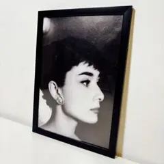 【額付きポスター】オードリー・ヘプバーン Audrey Hepburn④(新品)