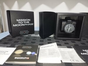 【時計王】 新品未使用 オメガ×スウォッチ スヌーピー MISSION TO THE MOON PHASE SO33B700 OMEGA×Swatch 税別 送料無料