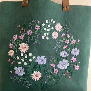 ハンドメイド手刺繍大きなトートバッグ