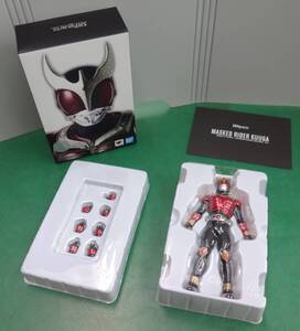 ★6822 美品 S.H.Figuarts 仮面ライダークウガ マイティフォーム 仮面ライダーディケイドVer. バンダイ 付属品すべてあり