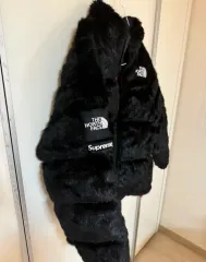 【雷市場（ポンジャン）商品韓国直送】 Supreme(シュプリーム) THE NORTH FACE(ザノースフェイス) スエード Nuptse(ヌプシ) ファー ジャケット ダウンジャケット