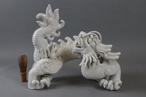 中国美術 白磁 龍 置物 幅35,5cm 古玩 徳化 時代 細密細工 古美術品[b814]