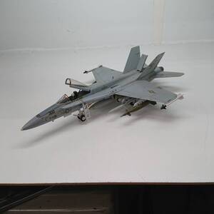 送料込み01)ヒカリ工房製_ハセガワ_1/72_810_ノースロップ・グラマン_F/A-18A_ホーネット_塗装済み完成品ですが14年前のものです。