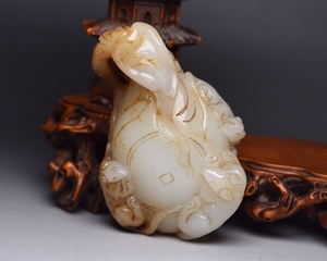 【聚寶齋*和田玉精彫*玉鼠運財】 置物 賞物 中国時代美術 造型精美