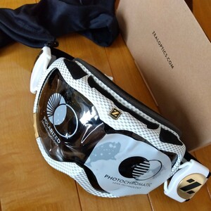 ZEAL DOMINATOR SPPX POLARIZED Photochromatic 　偏光調光　ゴーグル　白　White