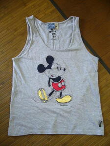 576-77♂♀：Disney　ディスニー　タンクトップ　ミッキー　size.M　色.ライトグレー　アップワード　切り抜きパッチ