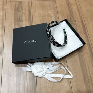 送料込 24年新作 新品未使用 シャネルCHANEL カチューシャ ヘアバンド ココマーク 