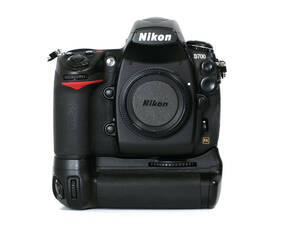 NIKON D700 MB-D10