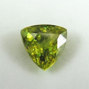 宝石質スフェーン　5A　イエローグリーン　7 トリリアントミックスカット　ルース 1.681ct　（鑑別メモ付）【18925a】