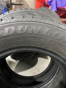 スタッドレス DUNLOP バリ山　215／65R16