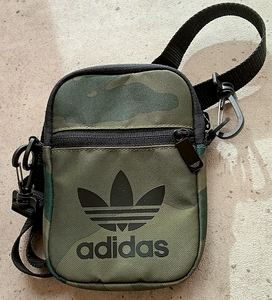 送料込み / adidas Originals / フェスティバルバッグ ショルダーバッグ ボディバッグ / アディダス オリジナルス / カモ 迷彩 / 未使用品