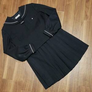 修文女子高セーラー服　黒襟白1本ライン上下セット　ウエスト69　丈52　冬服　長袖　中学　高校　JK　JC　匿名配送