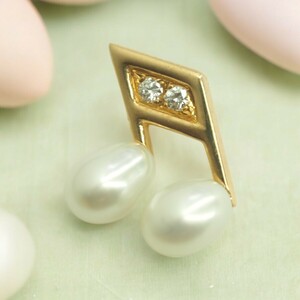 ダイヤとミキモトパールで奏でる胸元に素敵なネックレスペンダントトップ　K18イエローゴールド　MIKIMOTO　真珠