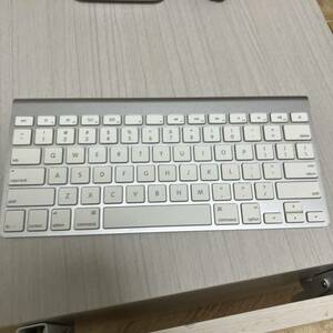 A1314 APPLE MAGIC KEYBOARD USキーボードApple 充電　電池式 US キーボード アップル Mac Bluetooth Wireless